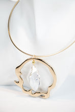 Load image into Gallery viewer, Gold metal collar necklace with organic Swarovski crystal pendant
